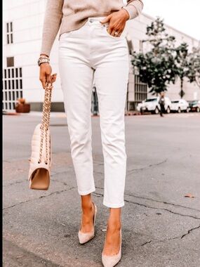 Everlane Cream Cheeky Straight Jeans